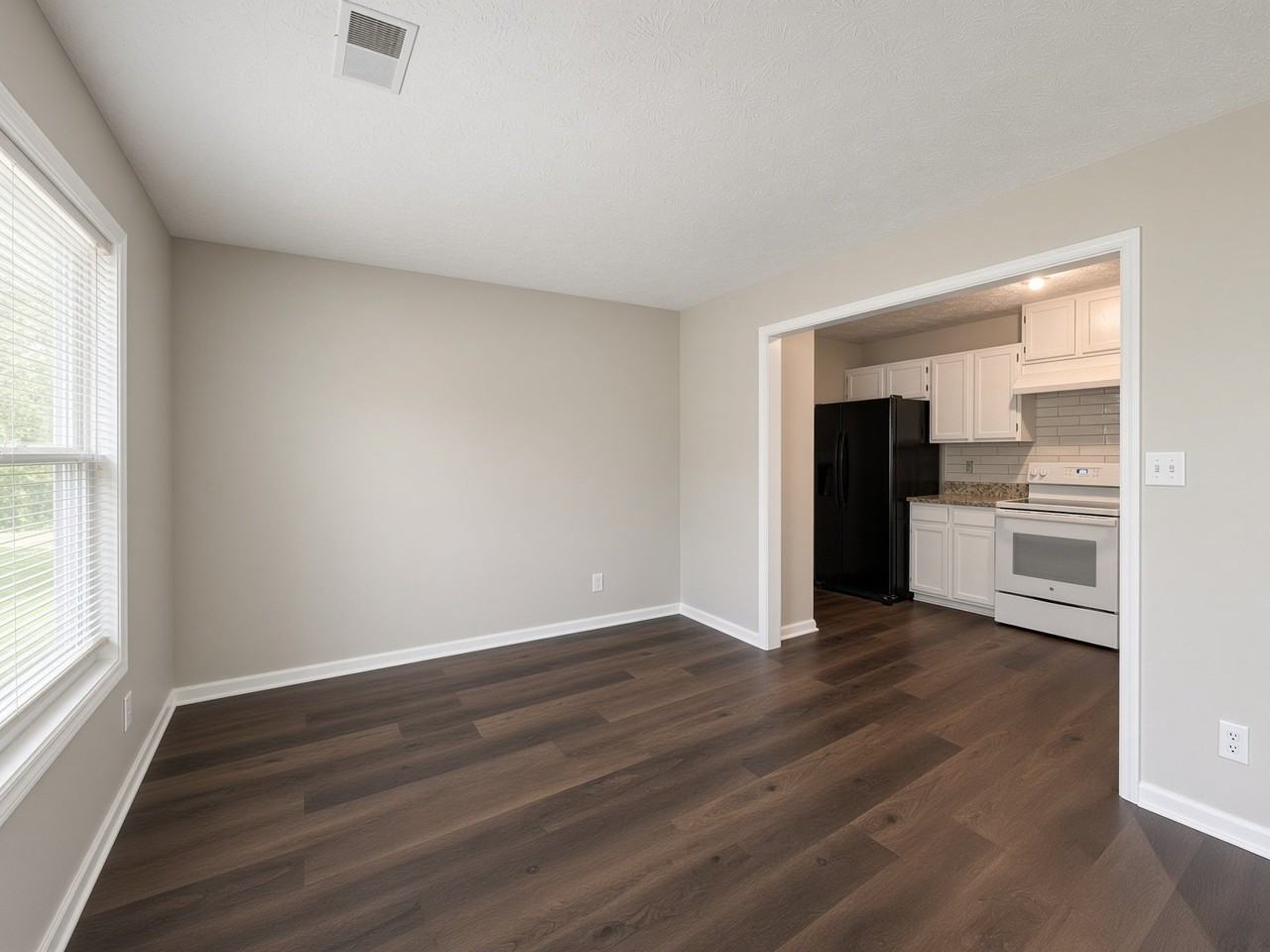 323 Farm Place Ct Ne - Photo 6 of 20
