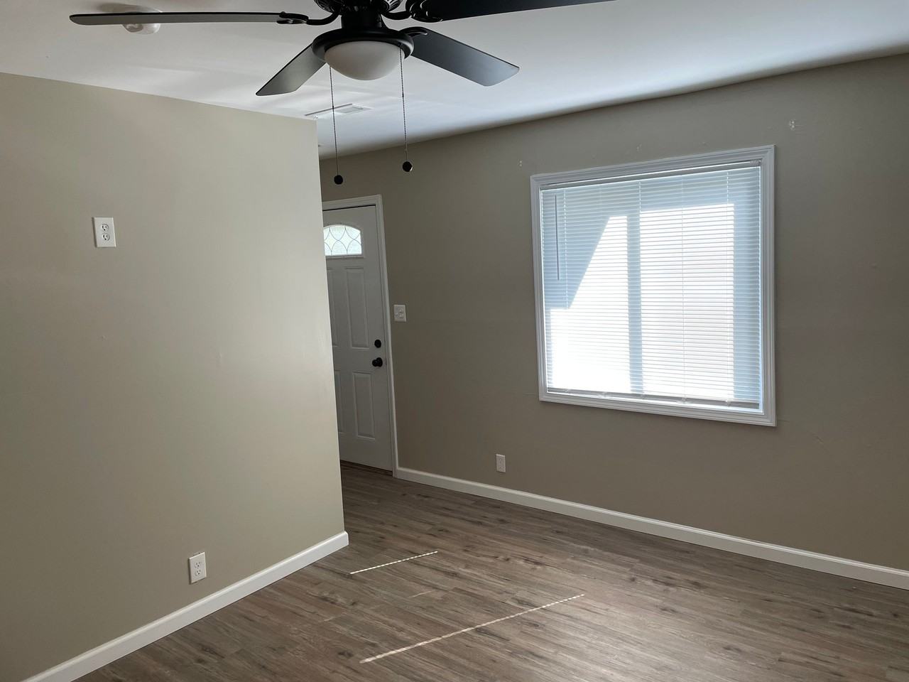 28603 Rosemont St - Photo 5 of 17