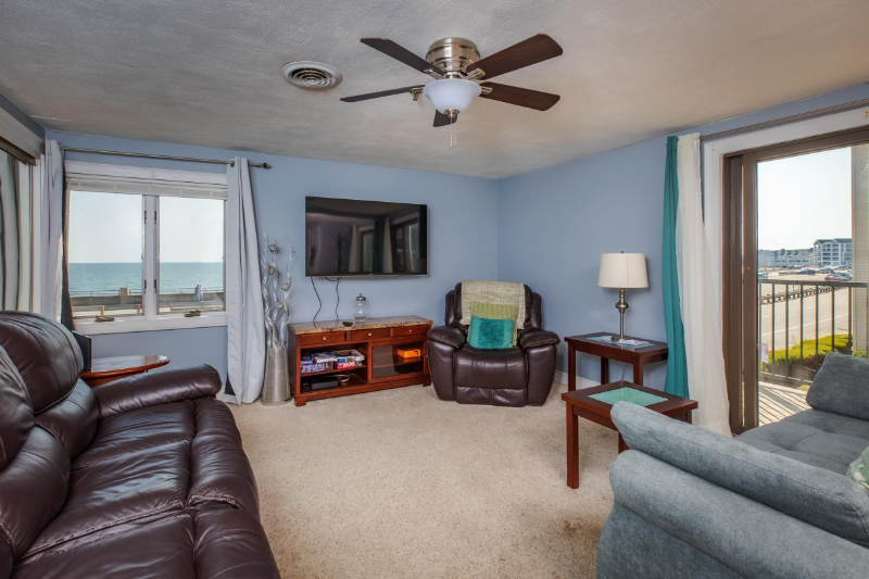 463 Ocean Blvd #B7 - Photo 3 of 14