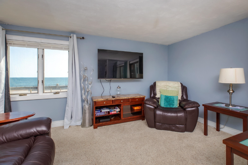 463 Ocean Blvd #B7 - Photo 5 of 14