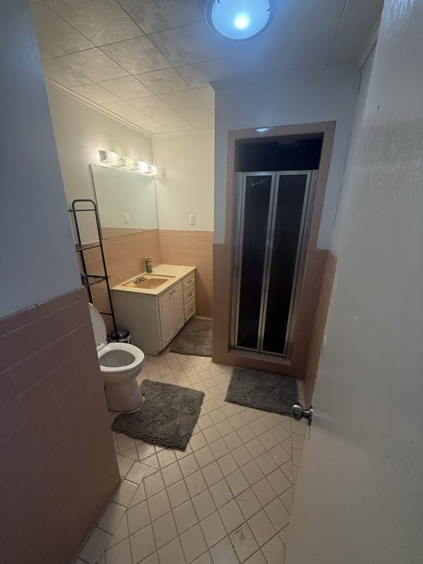215 S Grand Ave #C - Photo 3 of 11