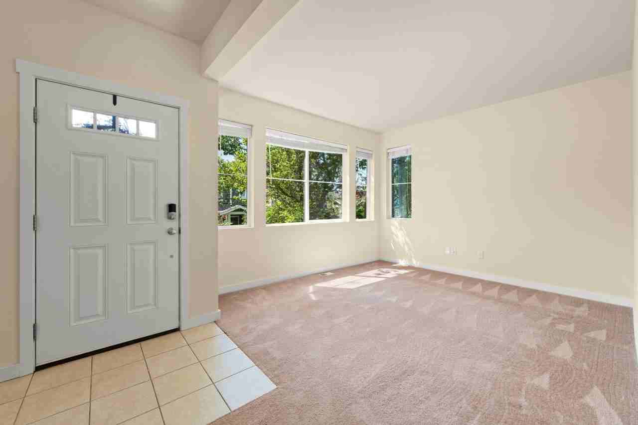 2419 30th Pl Ne - Photo 7 of 33