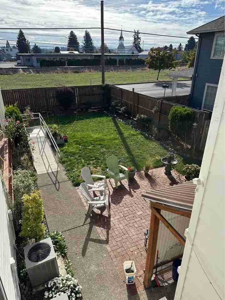 3289 3rd St - Photo 4 of 11