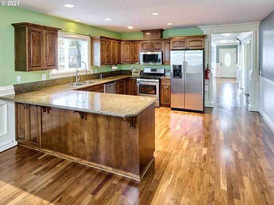 3289 3rd St - Photo 5 of 11
