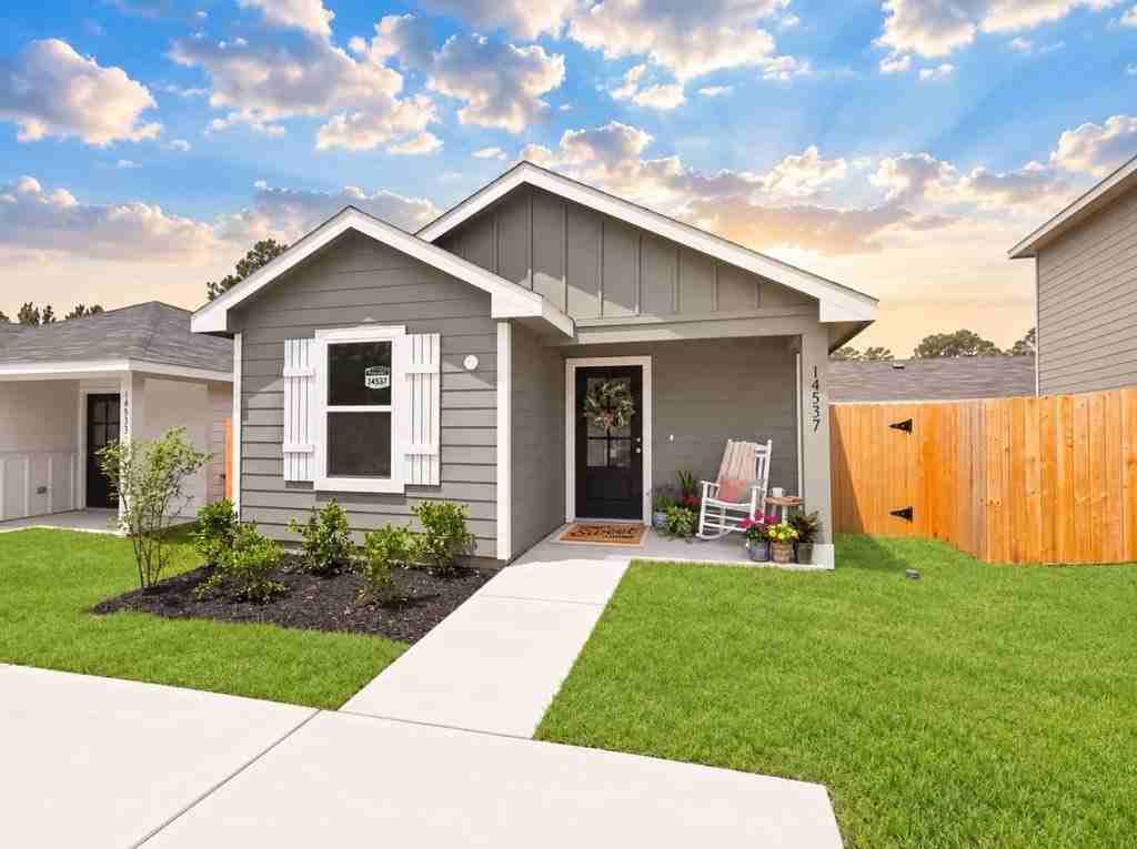 14537 William Trails Dr