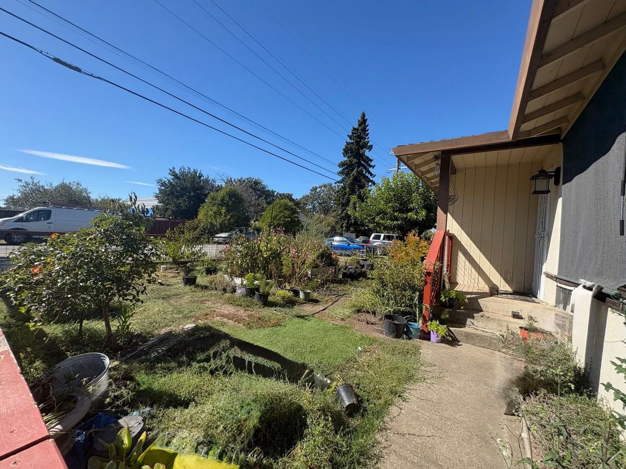 2656 Victoria Dr - Photo 4 of 21