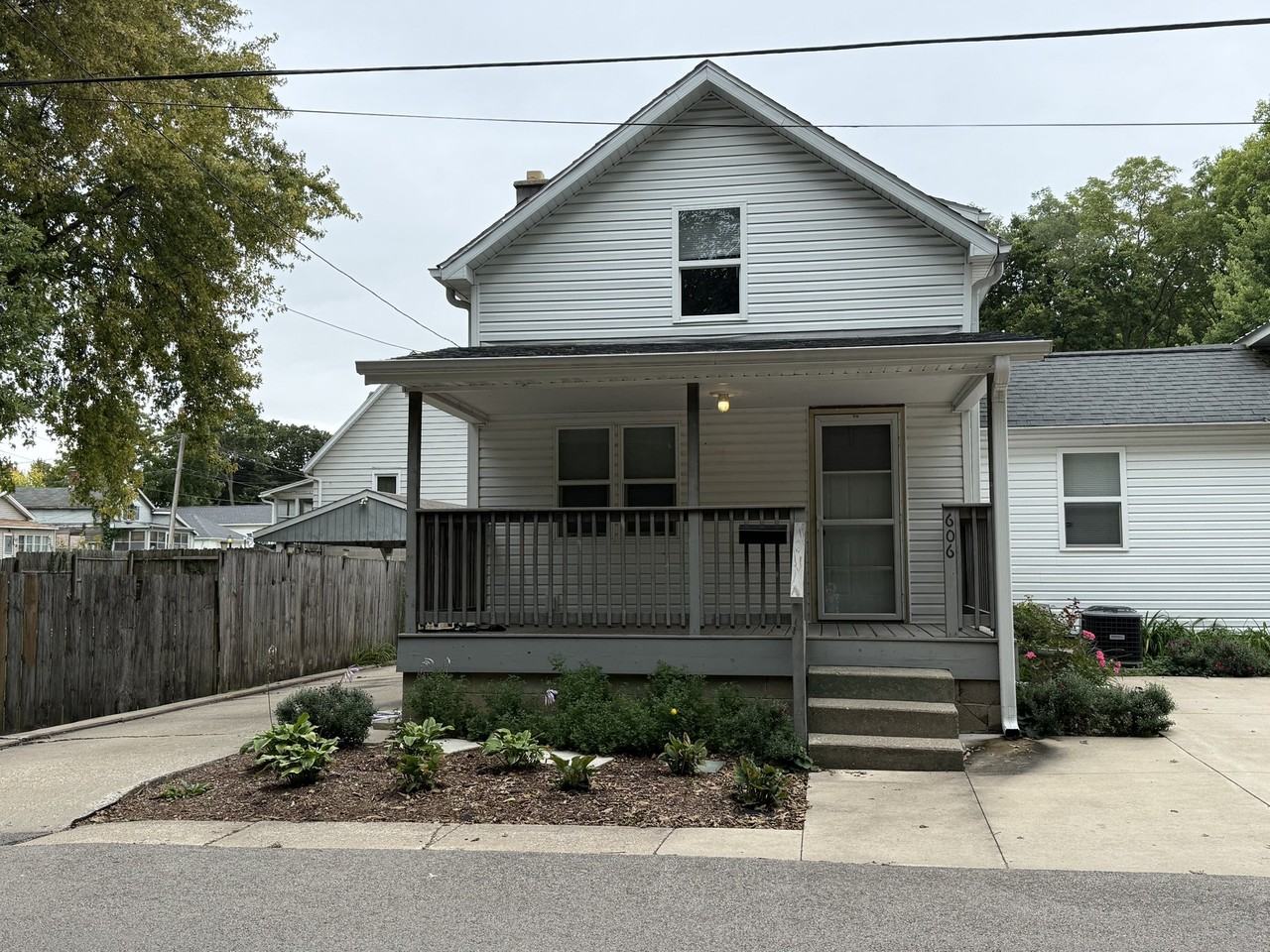 606 Monroe Ave - Photo 2 of 16