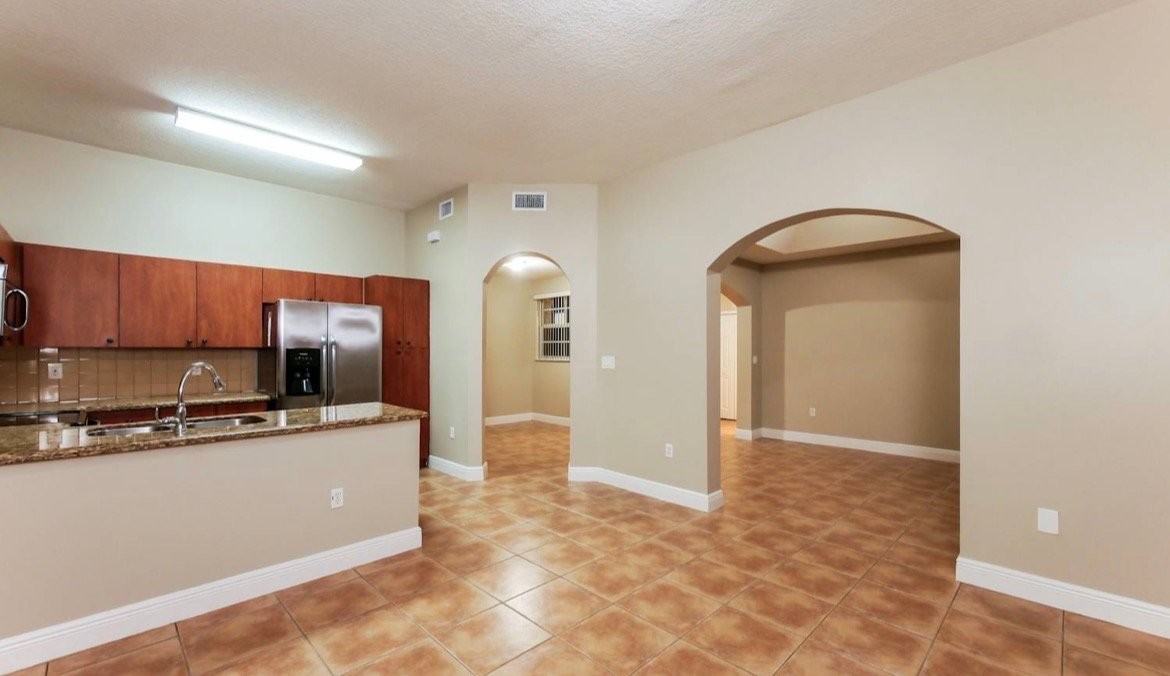 8395 Nw 143rd Ter - Photo 3 of 8
