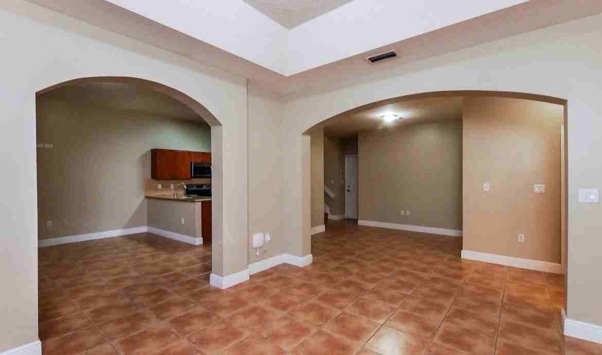 8395 Nw 143rd Ter - Photo 7 of 8
