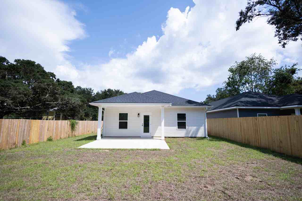 1209 Gordon Ave - Photo 4 of 11