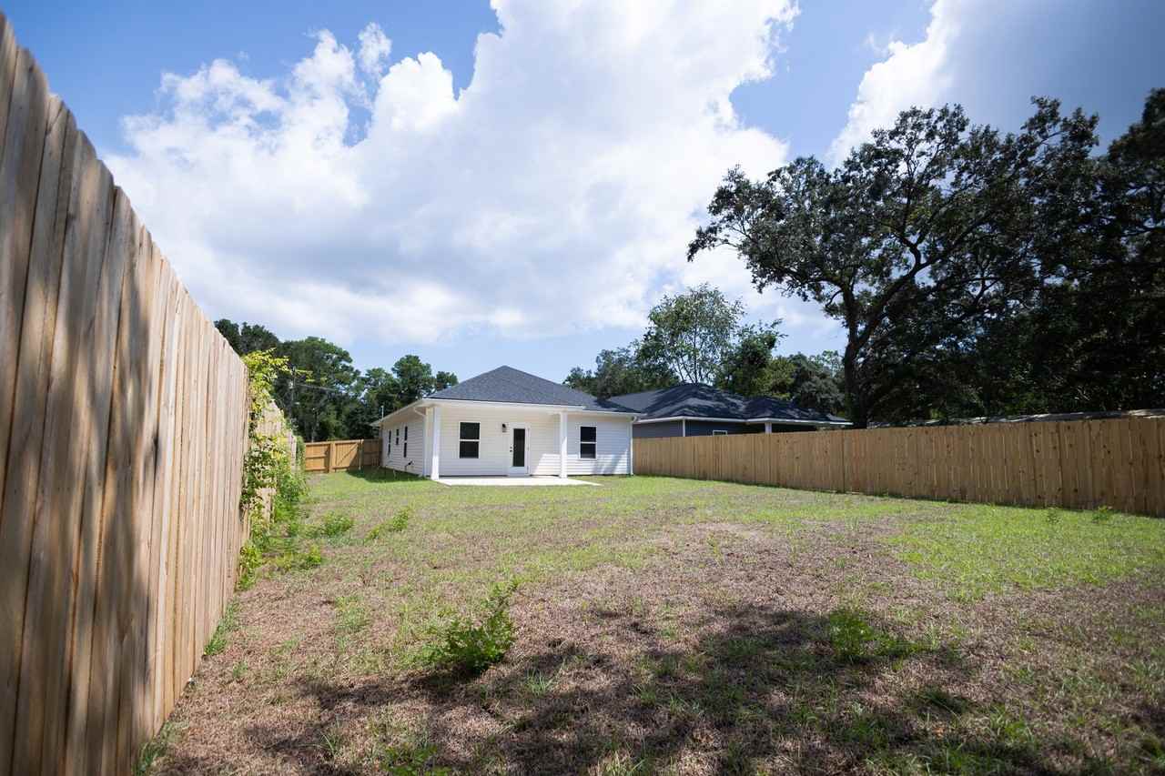 1209 Gordon Ave - Photo 5 of 11