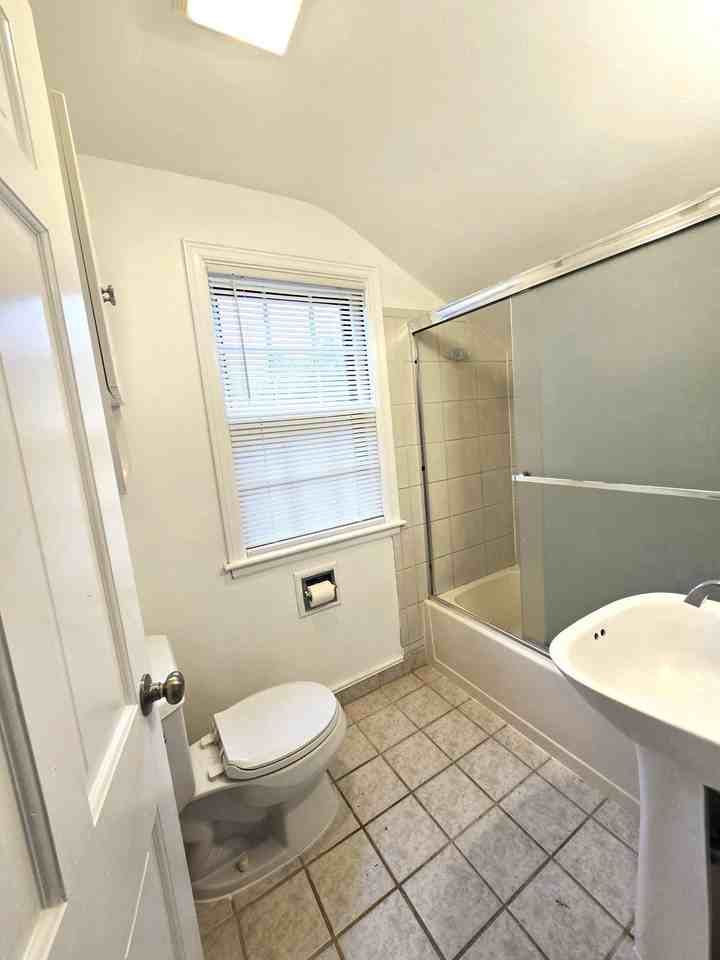 3524 Fremont St - Photo 4 of 11