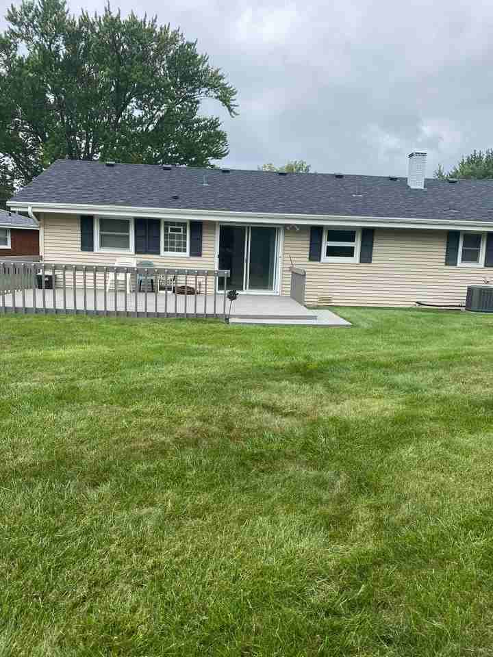 2430 E Grand Cir - Photo 2 of 9