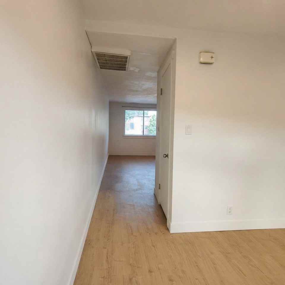 1476 Lancelot Dr - Photo 3 of 13