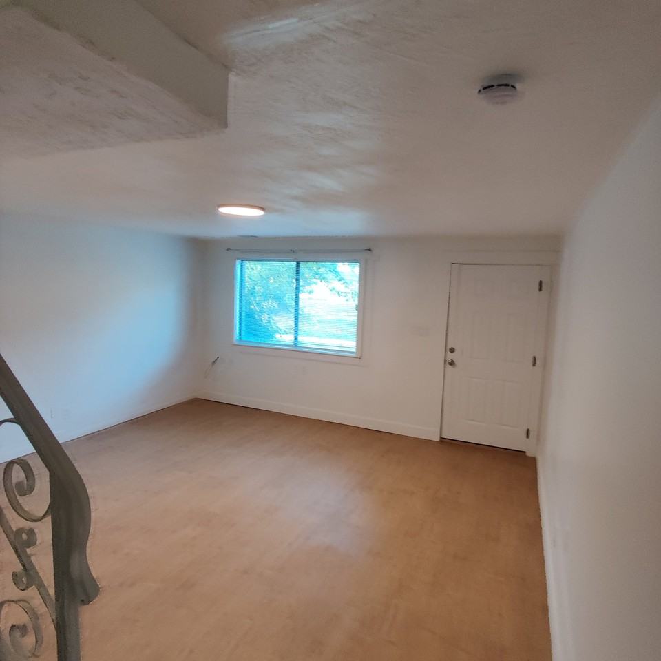 1476 Lancelot Dr - Photo 6 of 13