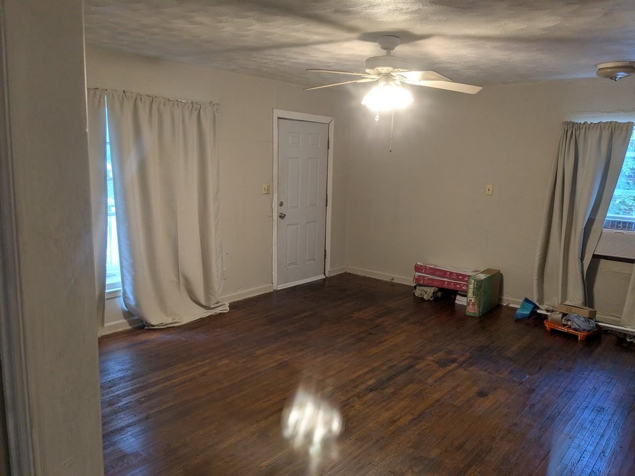 1852 N Madison Ave - Photo 2 of 12