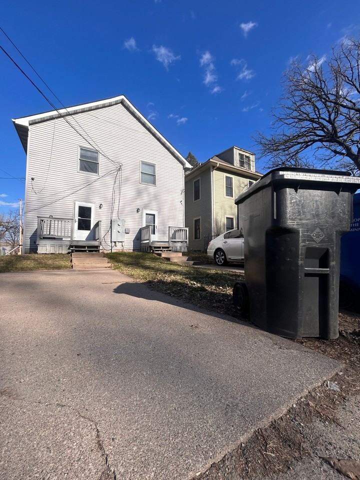 1829 Girard Ave N #A - Photo 2 of 20
