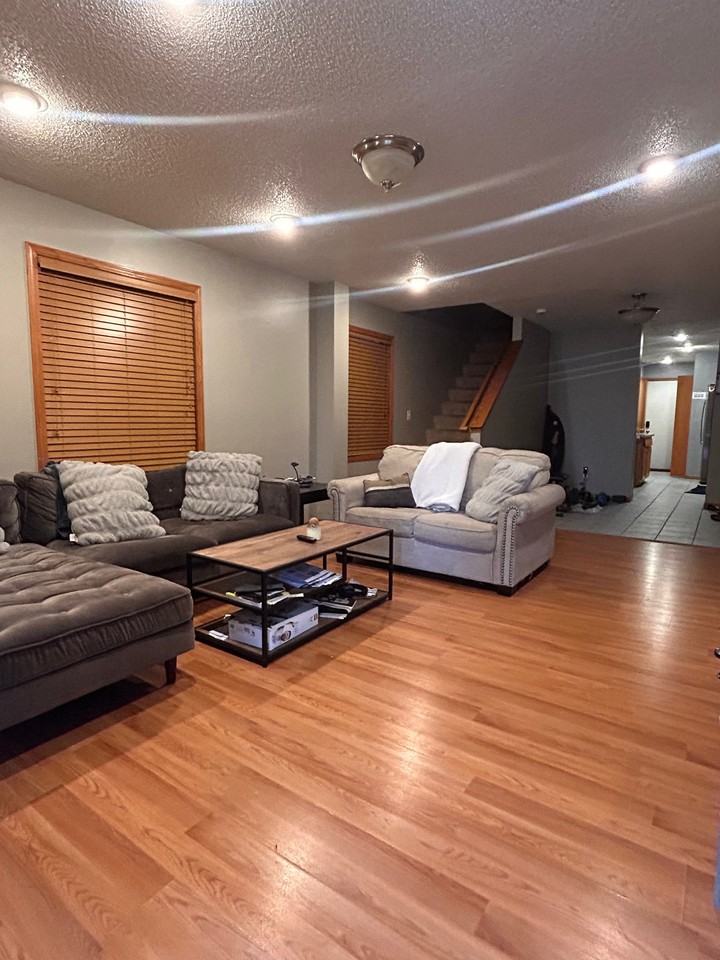 1829 Girard Ave N #A - Photo 4 of 20