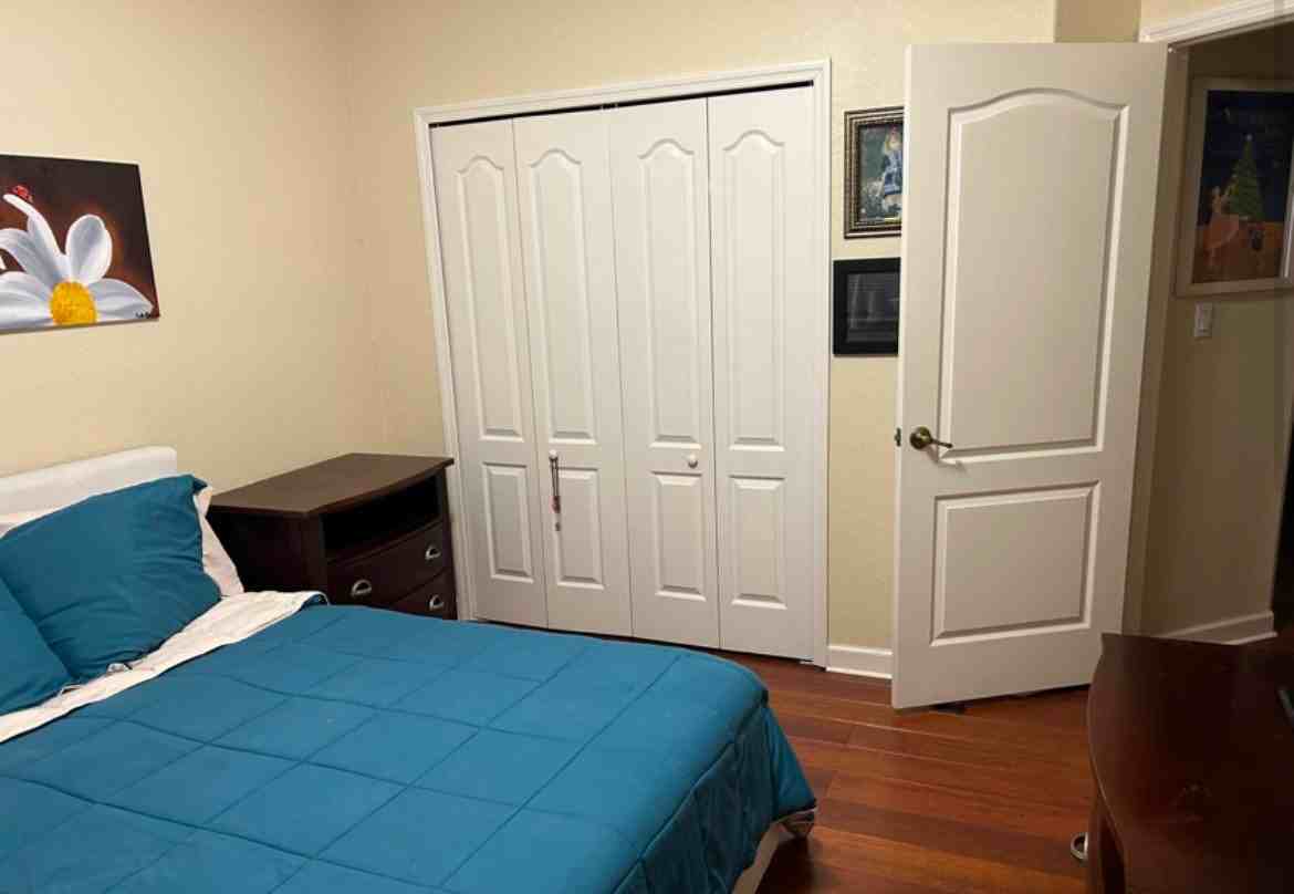 5422 Nw 113th Pl - Photo 2 of 4