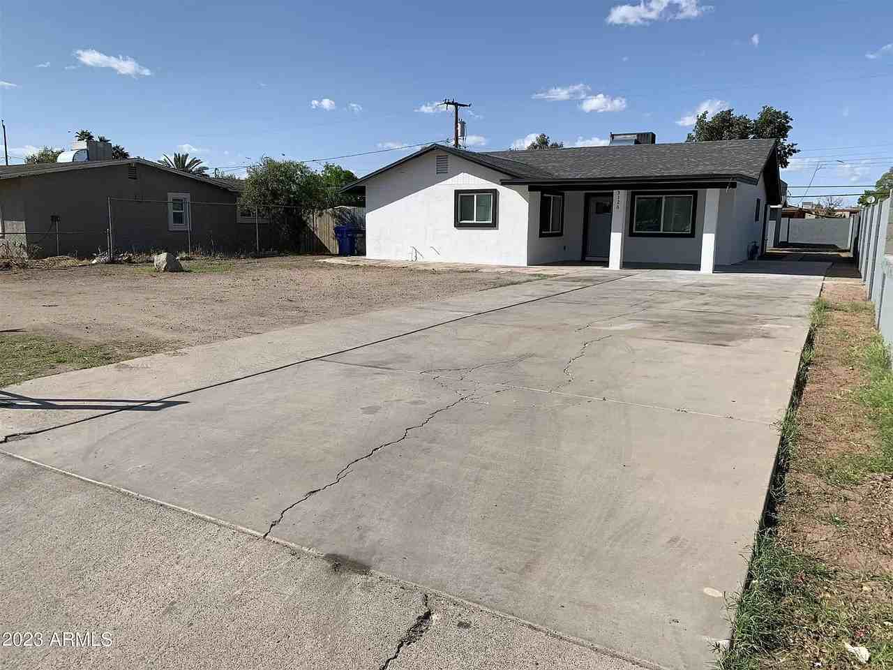 3126 W Jefferson St - Photo 2 of 20