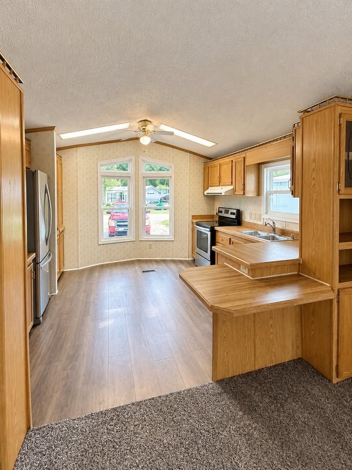 93 Shady Ln #93 - Photo 3 of 21