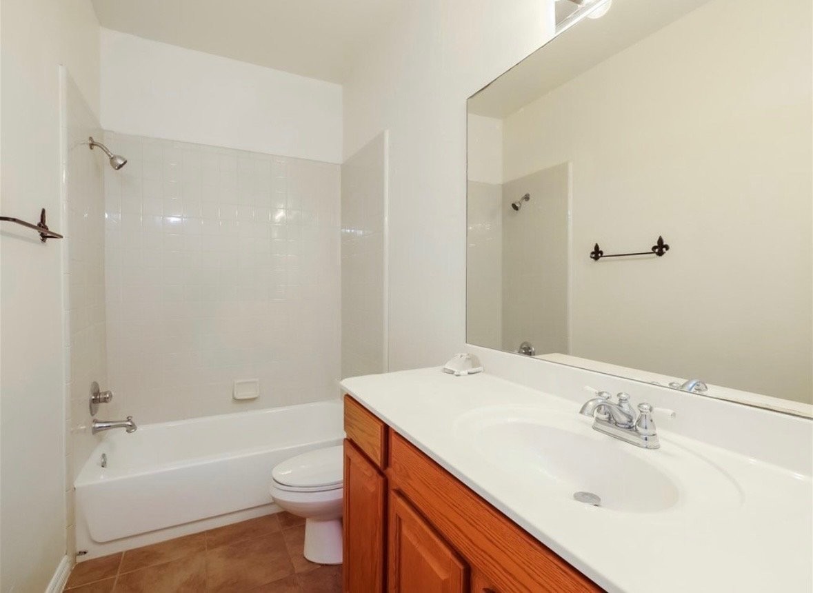 84 Kimberly Dr - Photo 3 of 12