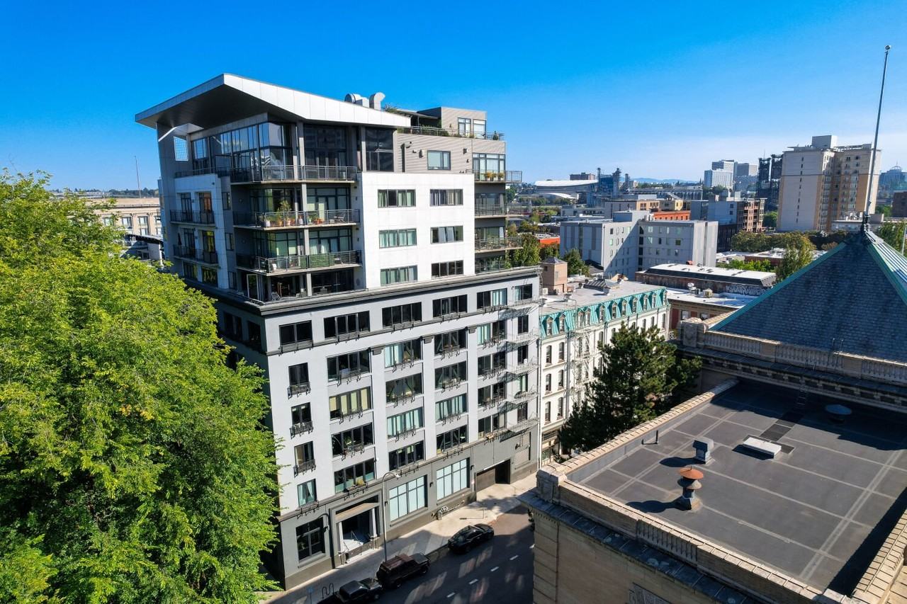 300 Nw 8th Ave #602