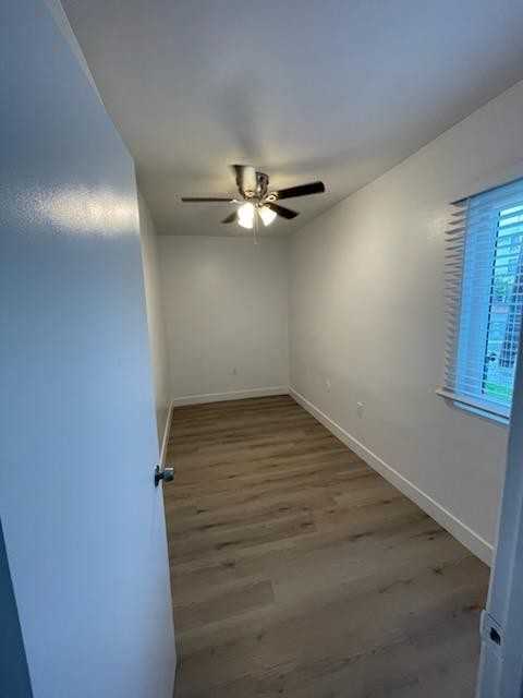 7744 Reseda Blvd