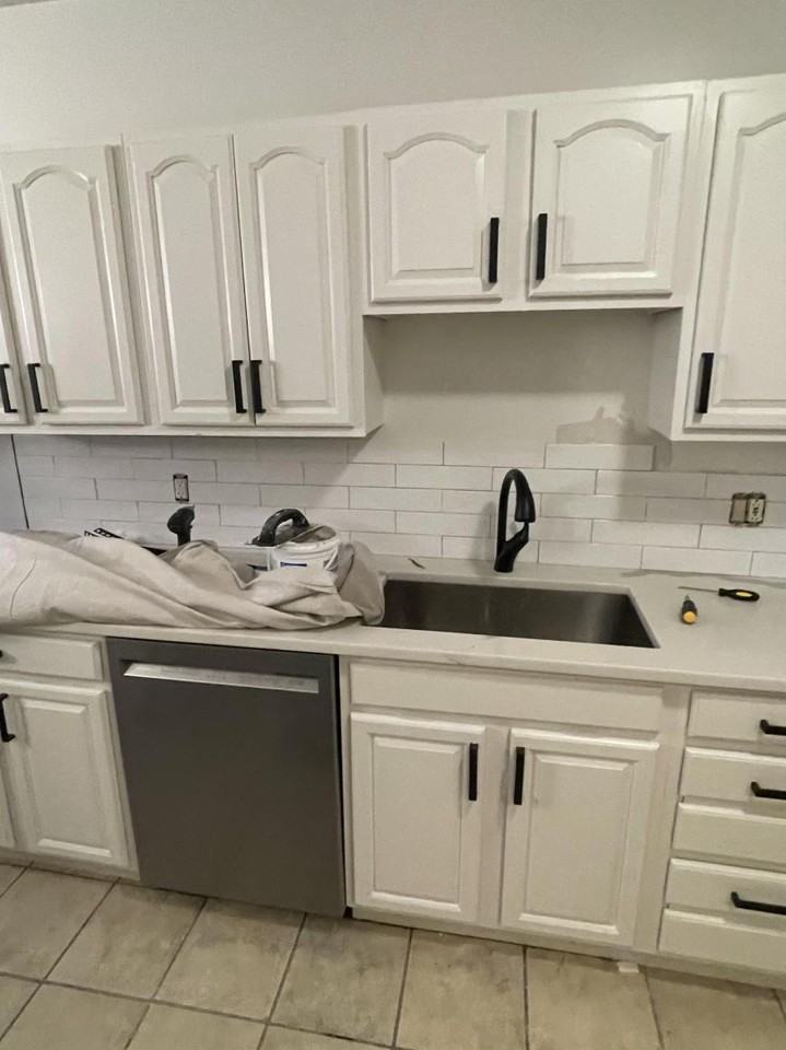 453 Park Dr - Photo 4 of 10