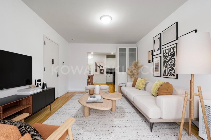 466 9th St - Photo 3 of 10