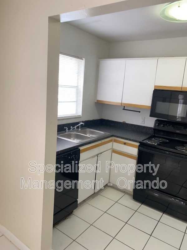 1717 Michigan Ave #B - Photo 7 of 15