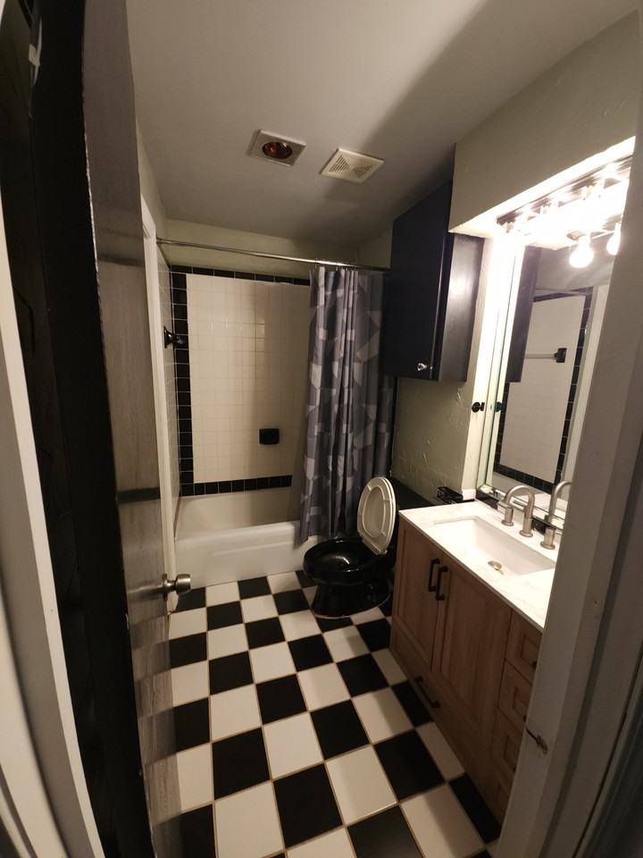 11419 N May Ave - Photo 4 of 13