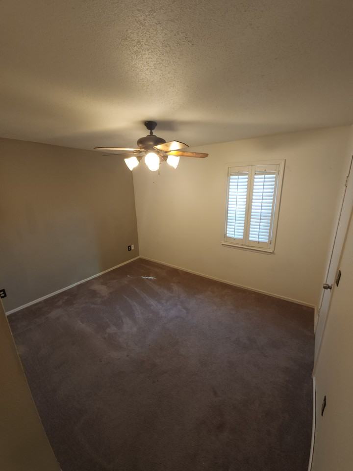 11419 N May Ave - Photo 6 of 13