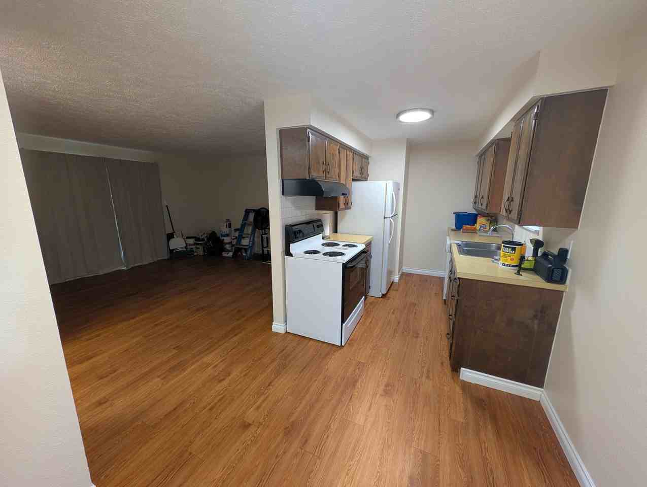 704 E Queen Ave #704 - Photo 2 of 5
