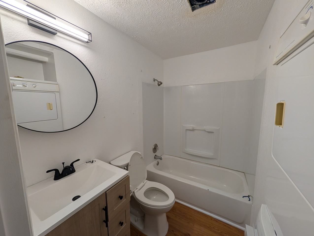 704 E Queen Ave #704 - Photo 3 of 5
