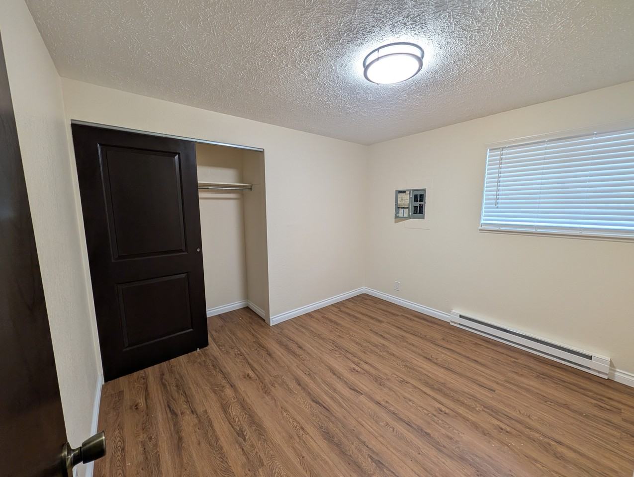 704 E Queen Ave #704 - Photo 5 of 5