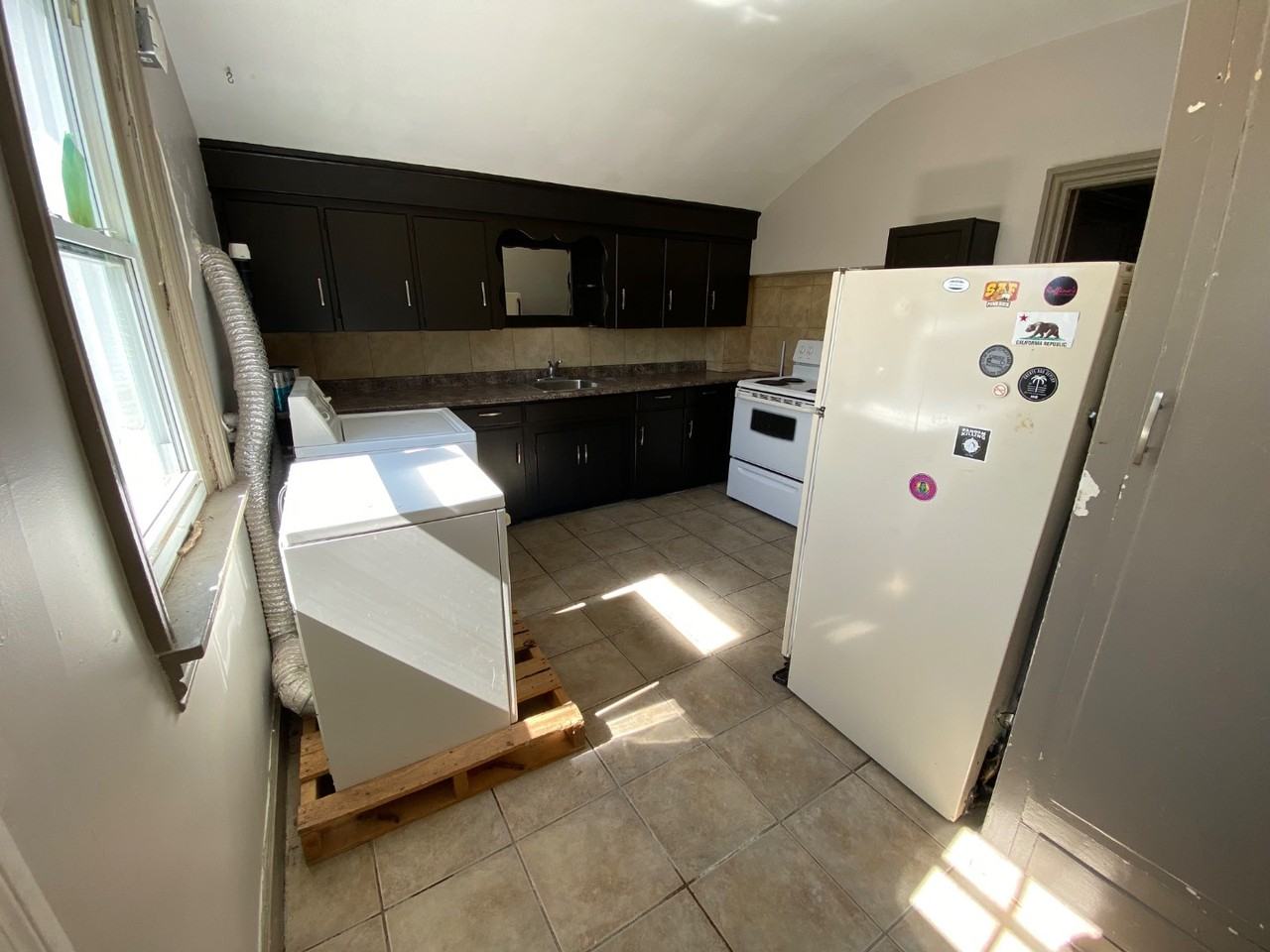 28 Eastchester Ave - Photo 2 of 9