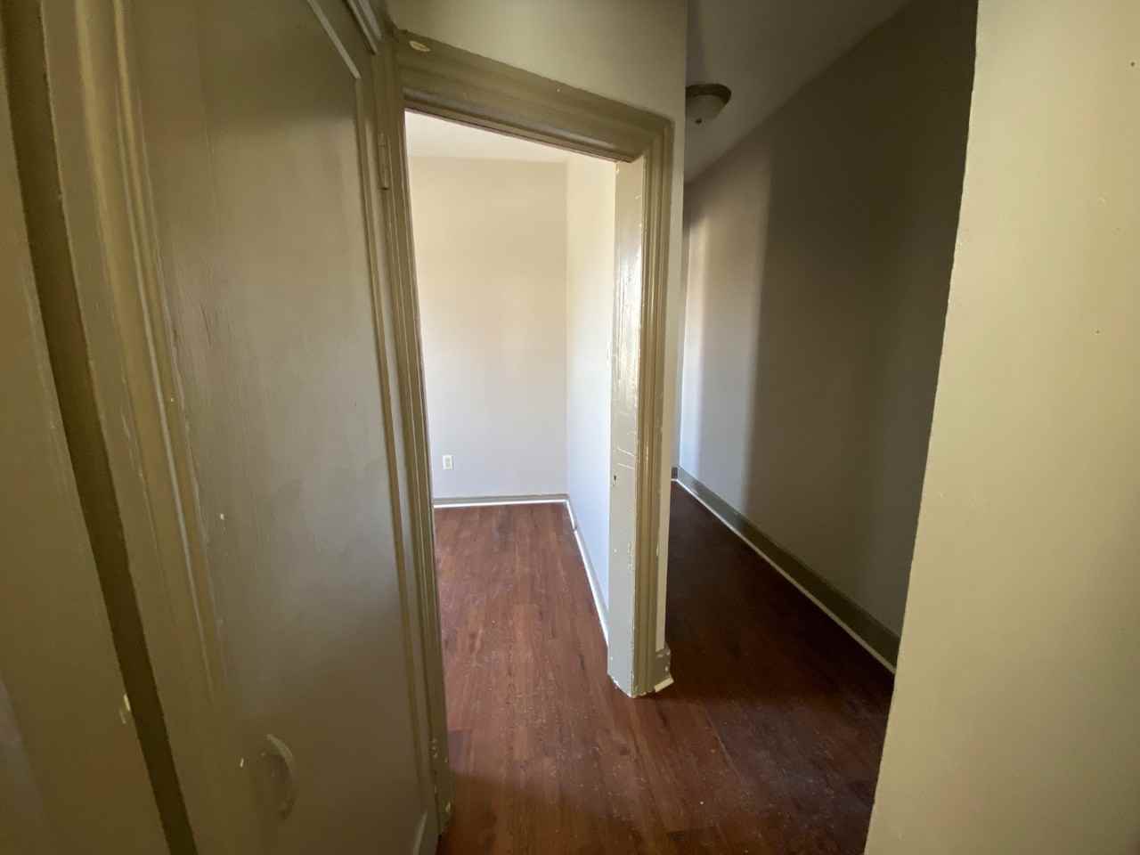 28 Eastchester Ave - Photo 4 of 9