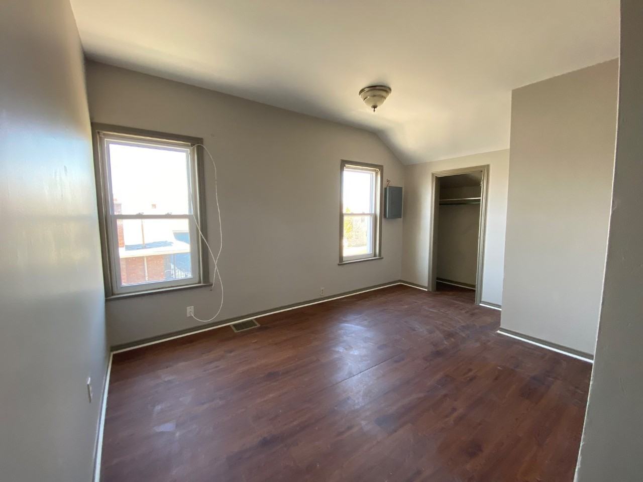28 Eastchester Ave - Photo 6 of 9