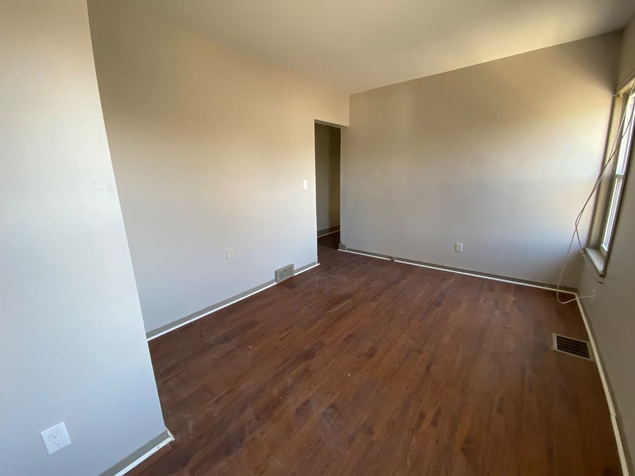 28 Eastchester Ave - Photo 7 of 9