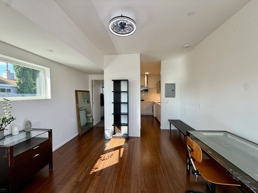 2532 Amherst Ave - Photo 4 of 13