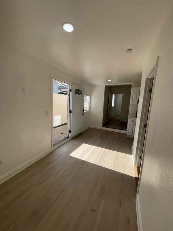 17617 Ludlow St - Photo 2 of 5