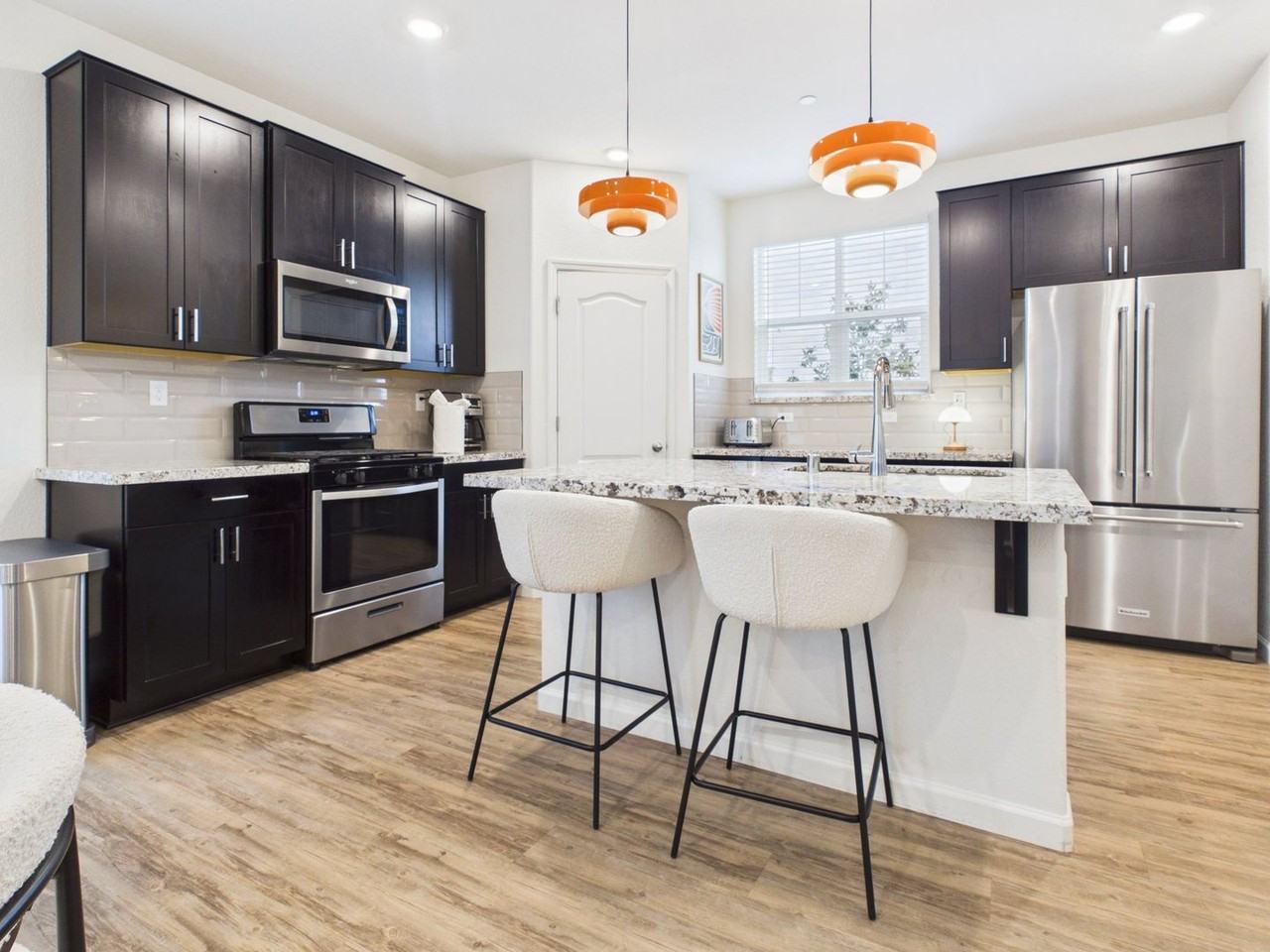 3176 Sunny Gate Ln - Photo 6 of 31