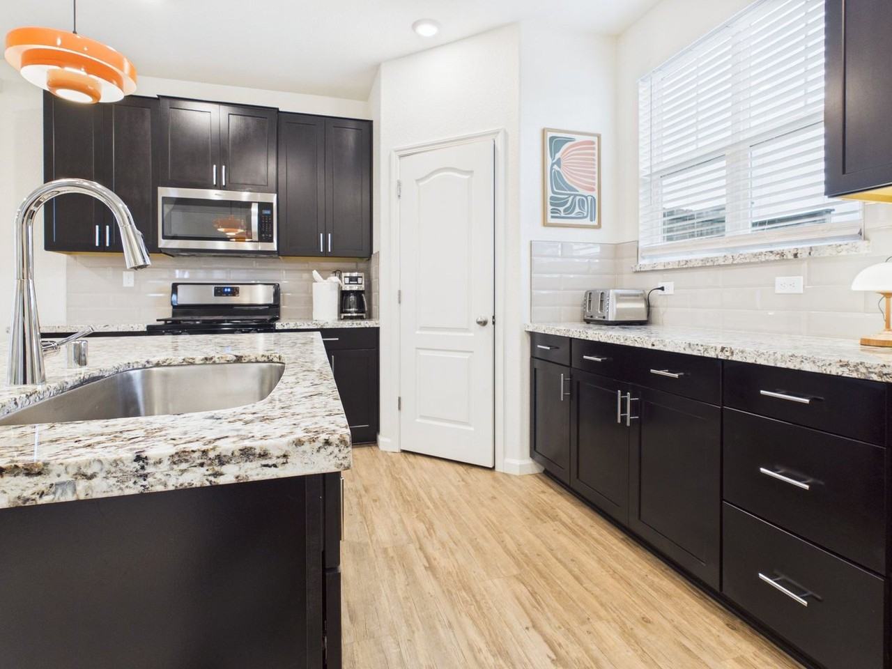 3176 Sunny Gate Ln - Photo 7 of 31