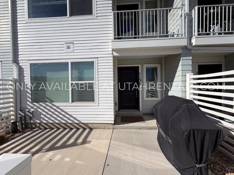 1139 E Hatch Row - Photo 3 of 34