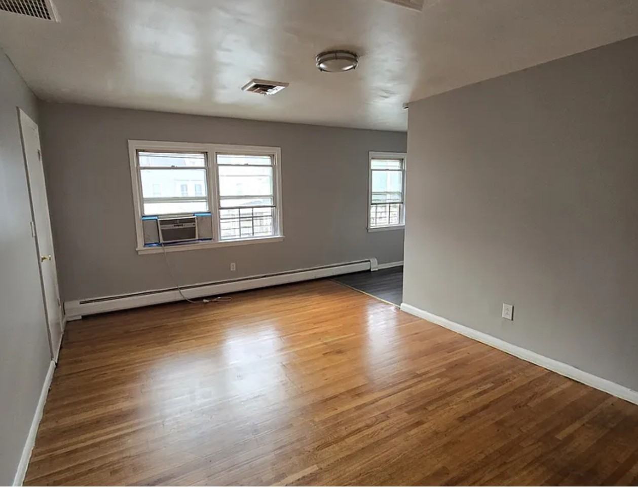 310 E 32nd St - Photo 2 of 5