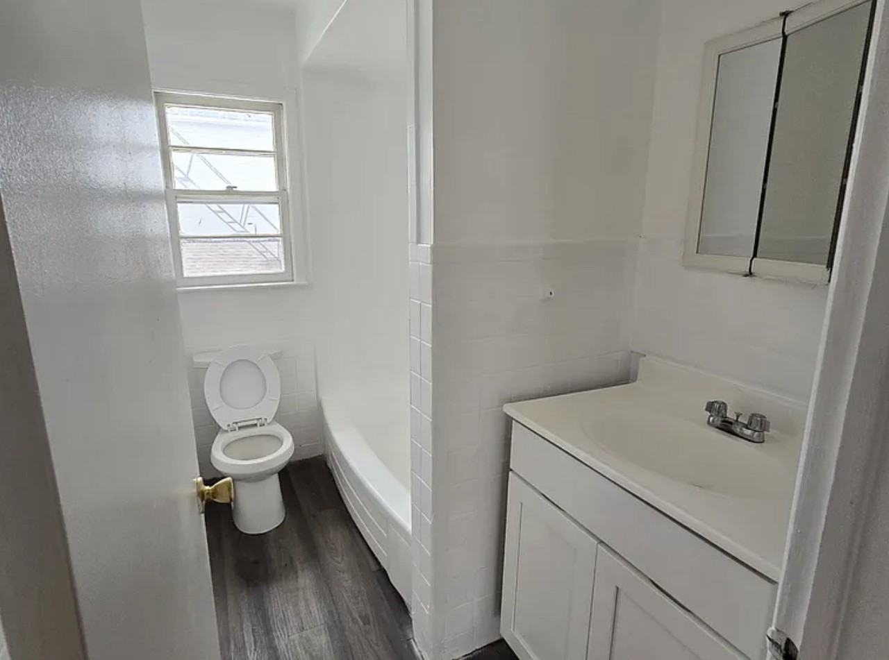 310 E 32nd St - Photo 3 of 5