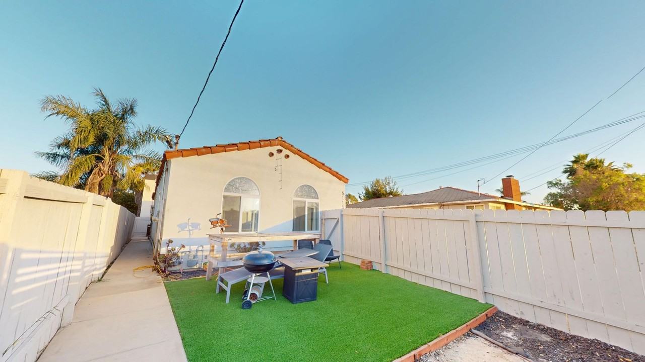 5115 63rd St - Photo 2 of 16
