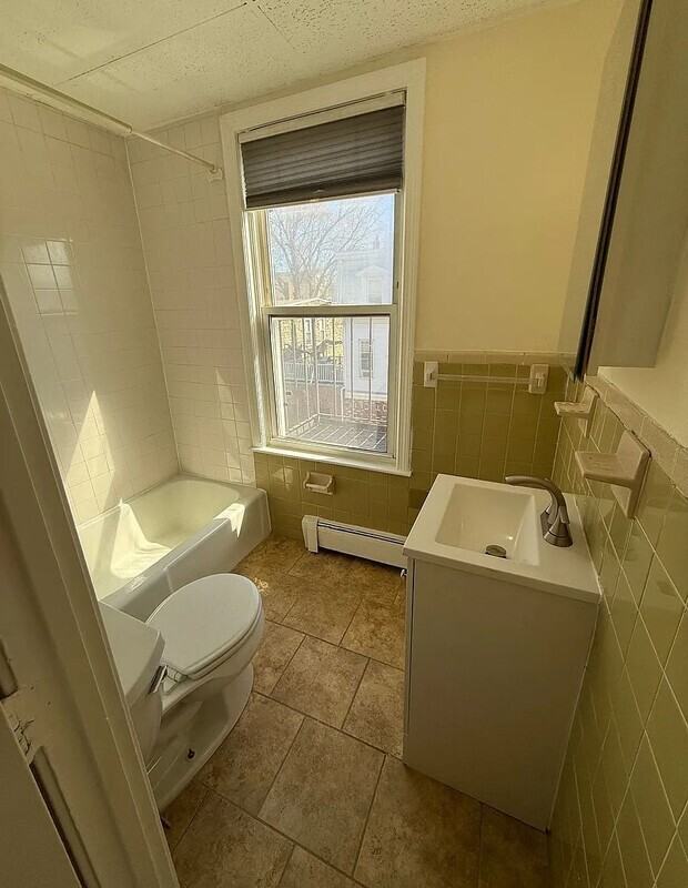 116 Brooks St #1 - Photo 5 of 6