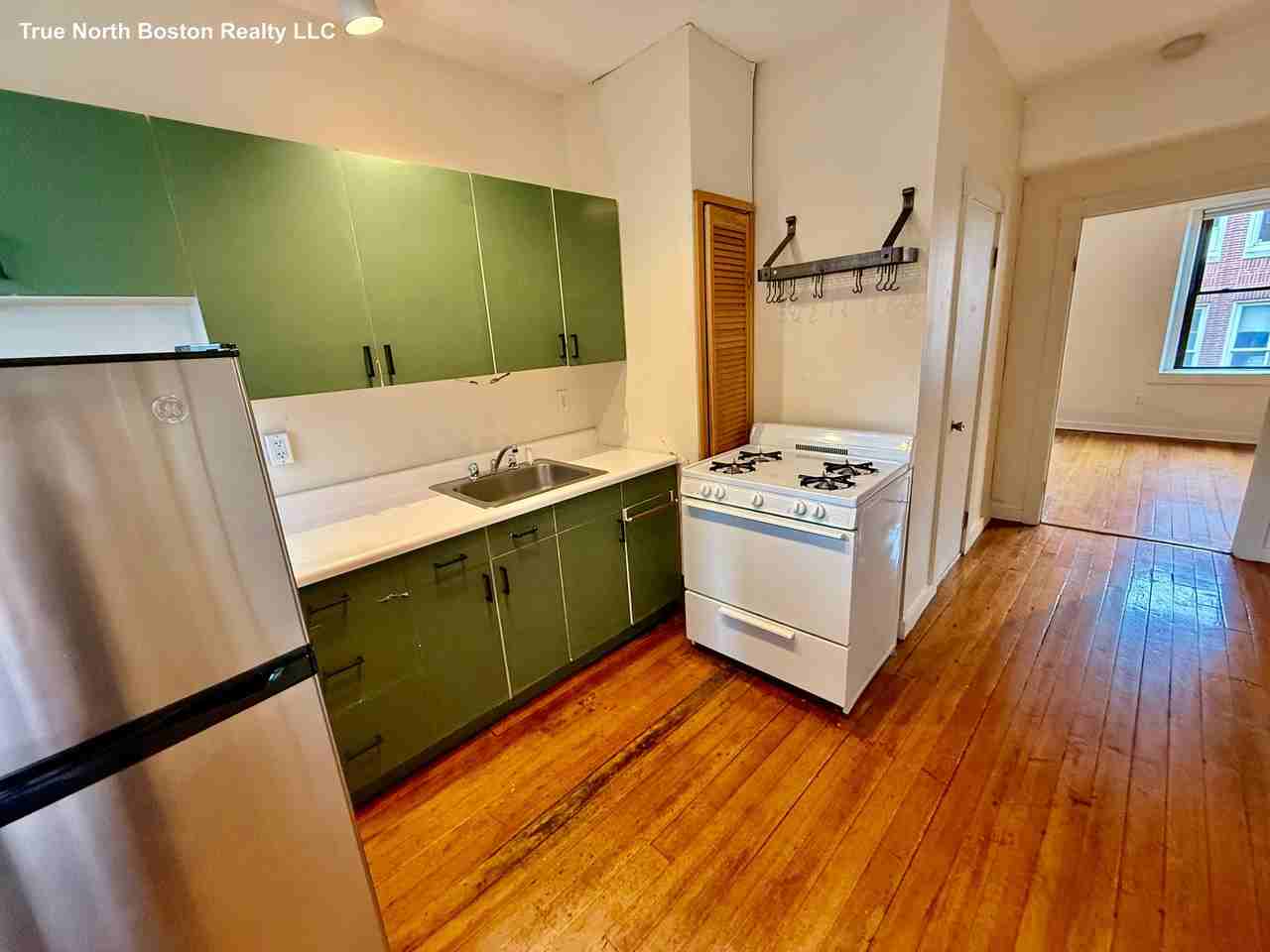 13 Charter St #3F - Photo 5 of 12